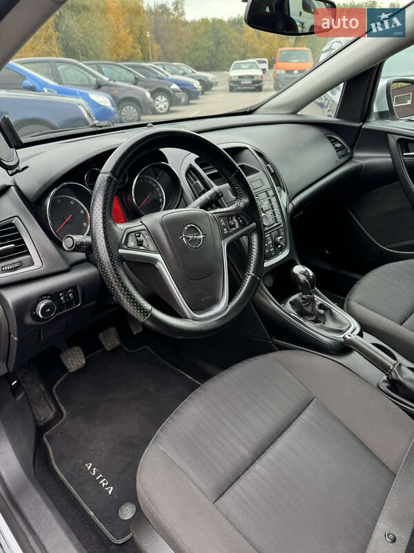 Хэтчбек Opel Astra 2011 в Запорожье