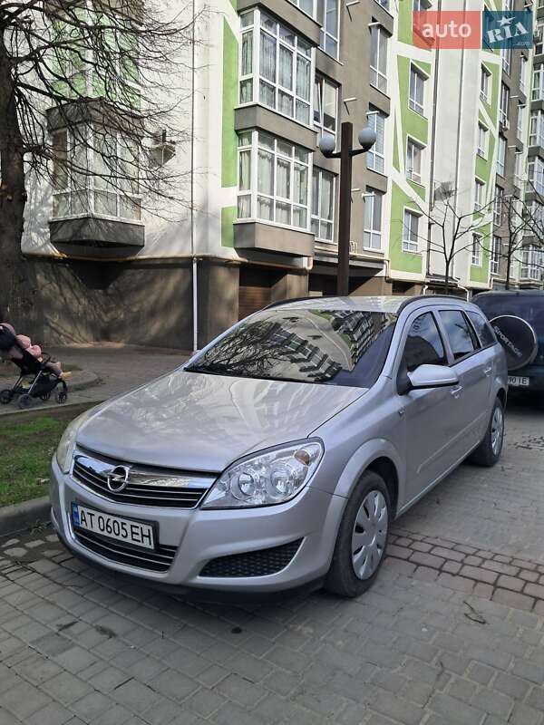 Універсал Opel Astra 2007 в Івано-Франківську