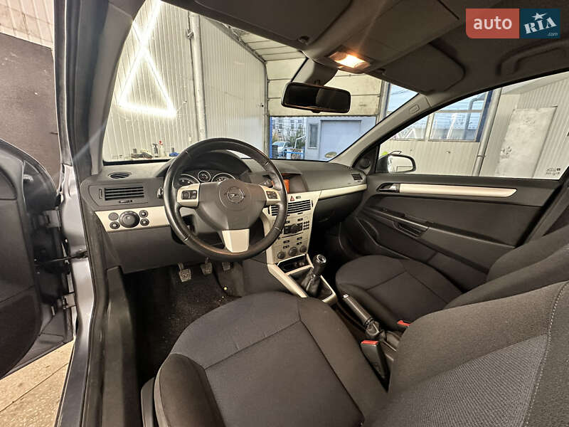 Хэтчбек Opel Astra 2008 в Виннице