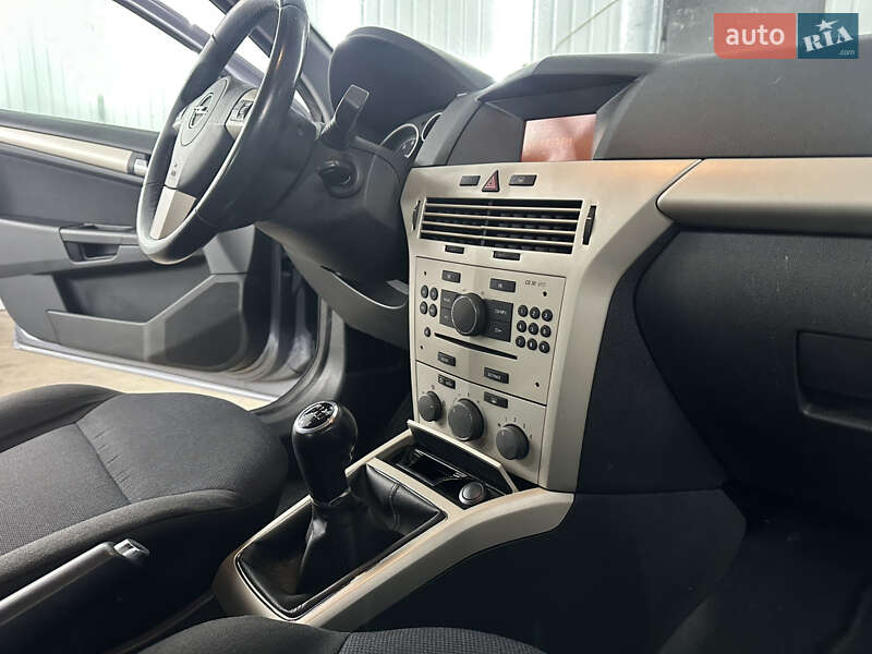 Хэтчбек Opel Astra 2008 в Виннице