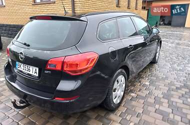 Універсал Opel Astra 2012 в 