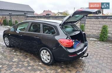 Універсал Opel Astra 2012 в 