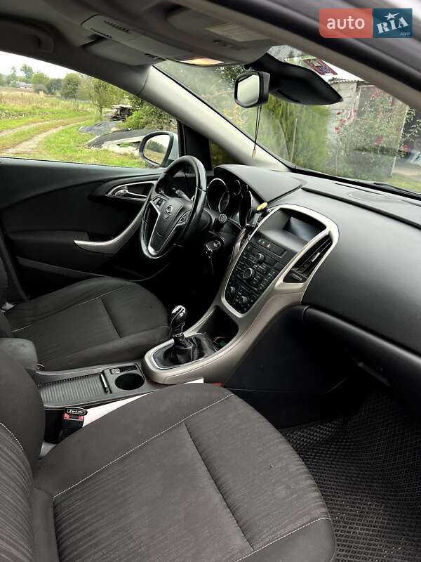 Универсал Opel Astra 2011 в Ровно фото 15 Универсал Opel Astra 2011 в Ровно