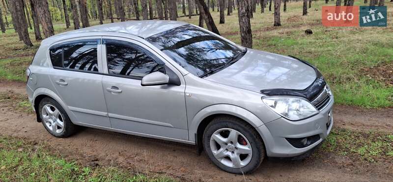 Хэтчбек Opel Astra 2008 в Николаеве фото 3 Хэтчбек Opel Astra 2008 в Николаеве