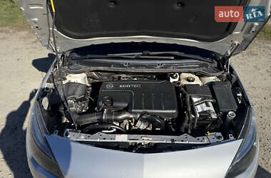 Универсал Opel Astra 2013 в 