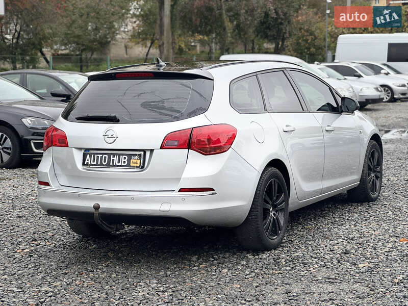 Універсал Opel Astra 2013 в Бердичеві