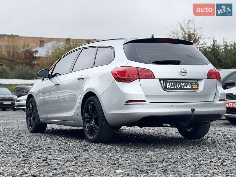 Універсал Opel Astra 2013 в Бердичеві