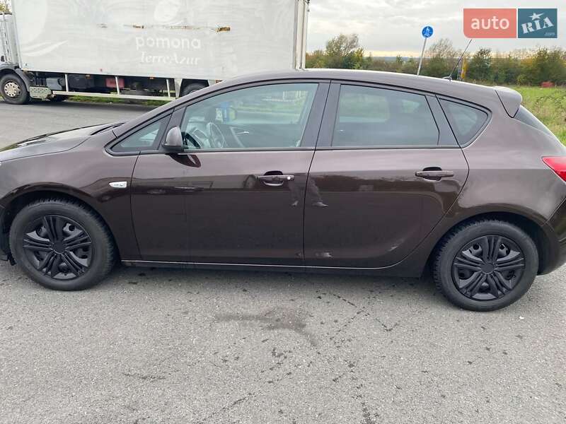 Хэтчбек Opel Astra 2012 в Ровно фото 10 Хэтчбек Opel Astra 2012 в Ровно