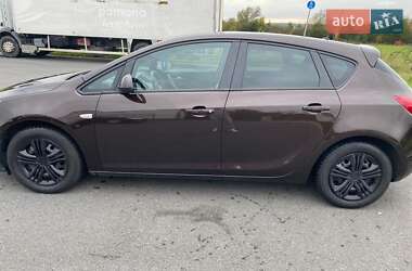 Хетчбек Opel Astra 2012 в  фото 10 Хетчбек Opel Astra 2012 в
