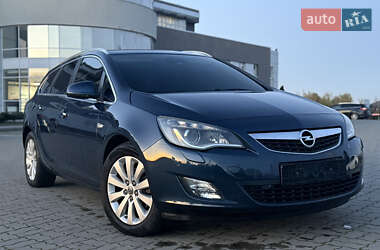 Универсал Opel Astra 2011 в Яворове
