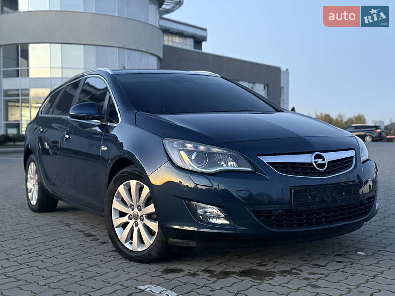 Opel Astra 2011