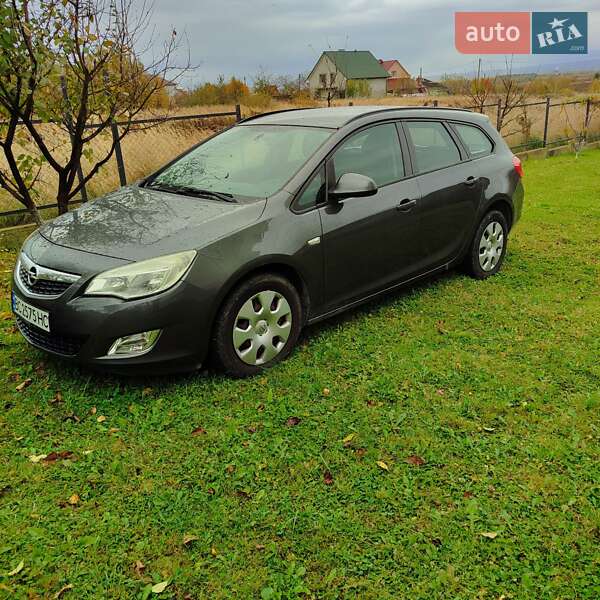 Opel Astra 2011