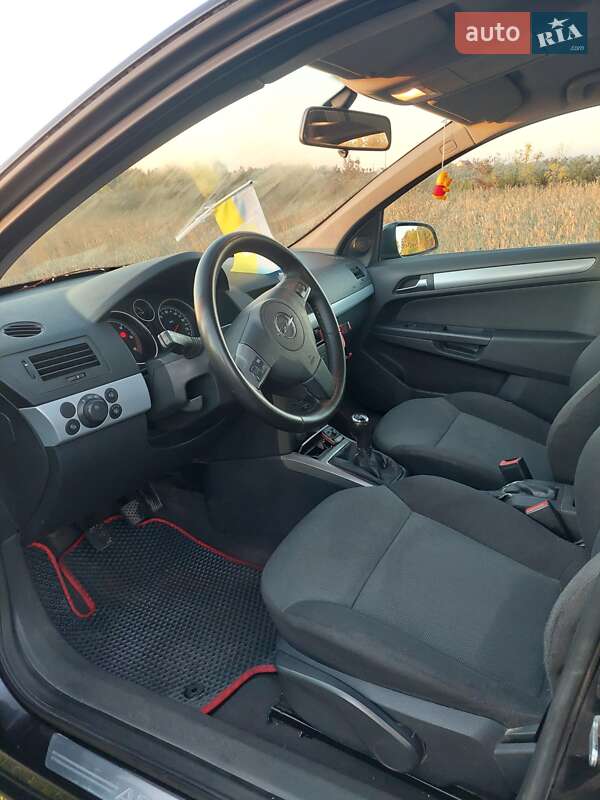 Хэтчбек Opel Astra 2007 в Кременце