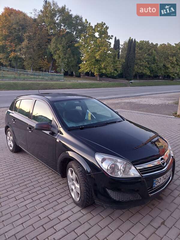 Хэтчбек Opel Astra 2007 в Кременце