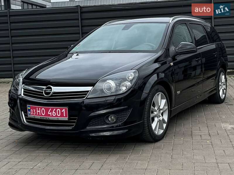 Универсал Opel Astra 2010 в Черкассах