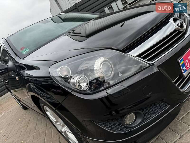 Универсал Opel Astra 2010 в Черкассах