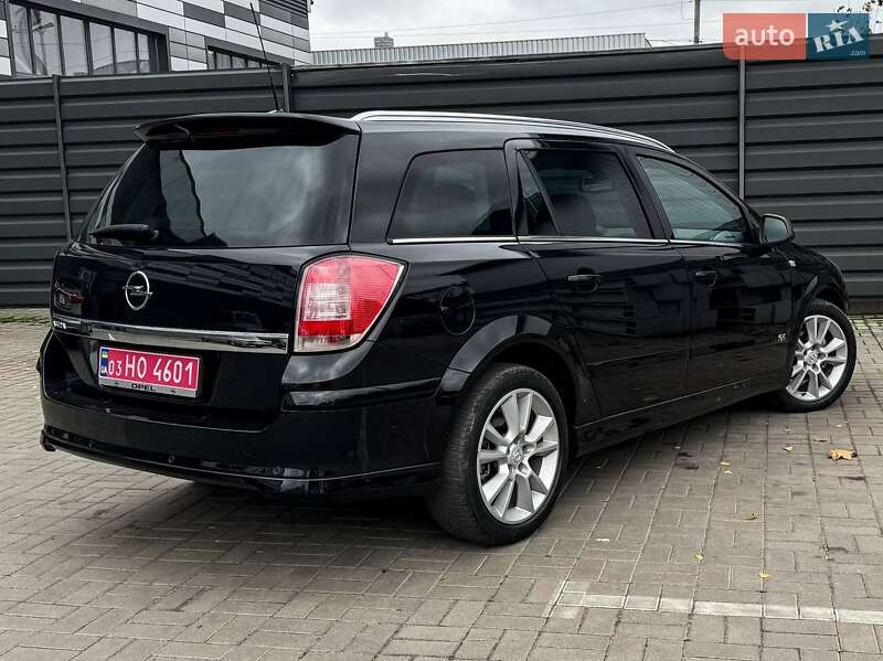 Универсал Opel Astra 2010 в Черкассах