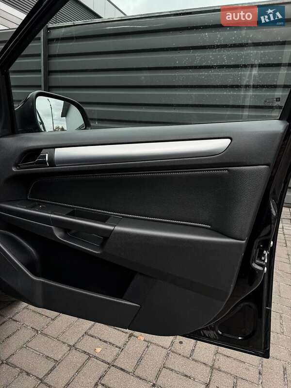 Универсал Opel Astra 2010 в Черкассах