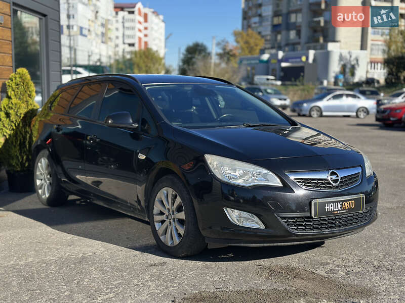 Универсал Opel Astra 2010 в Шептицькому