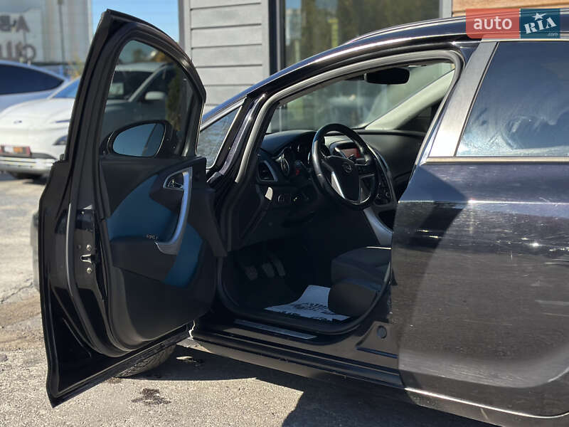 Универсал Opel Astra 2010 в Шептицькому