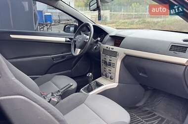 Купе Opel Astra 2008 в  фото 13 Купе Opel Astra 2008 в