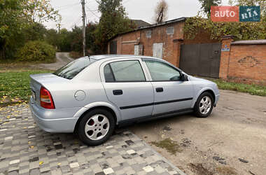 Седан Opel Astra 2004 в  фото 11 Седан Opel Astra 2004 в