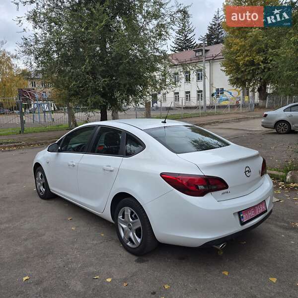 Хэтчбек Opel Astra 2017 в Кривом Роге