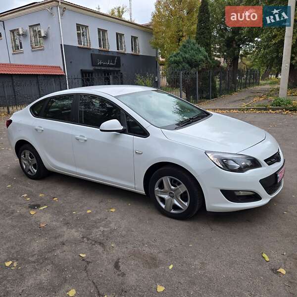 Хэтчбек Opel Astra 2017 в Кривом Роге