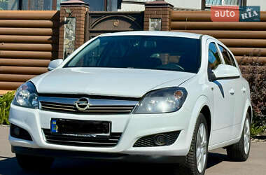 Хетчбек Opel Astra 2014 в Лубнах