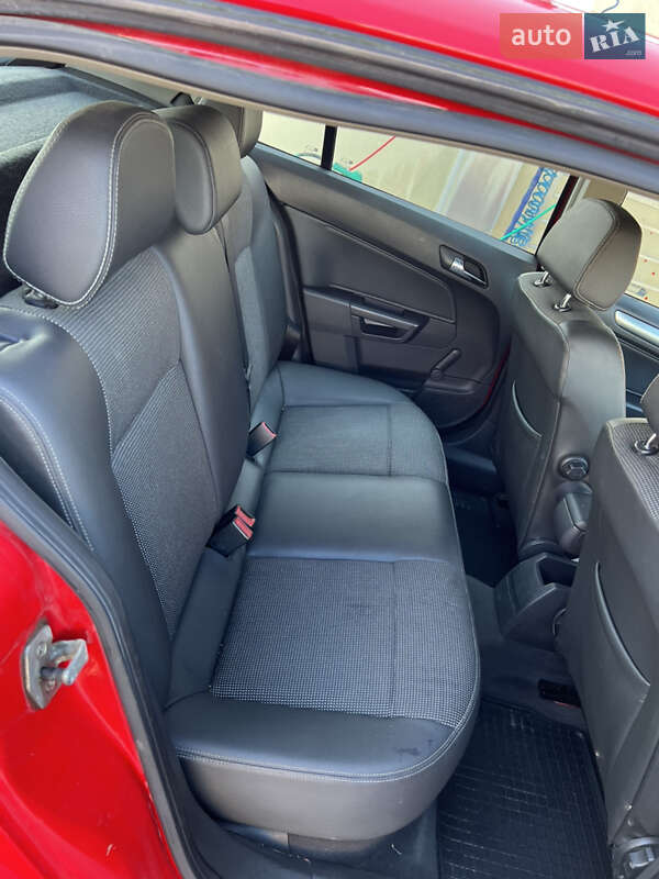 Хэтчбек Opel Astra 2007 в Хусте