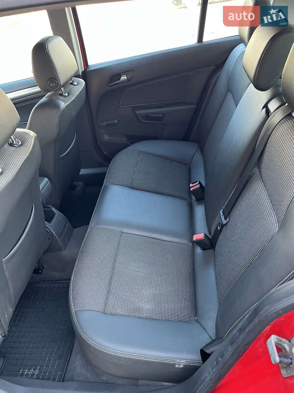 Хэтчбек Opel Astra 2007 в Хусте