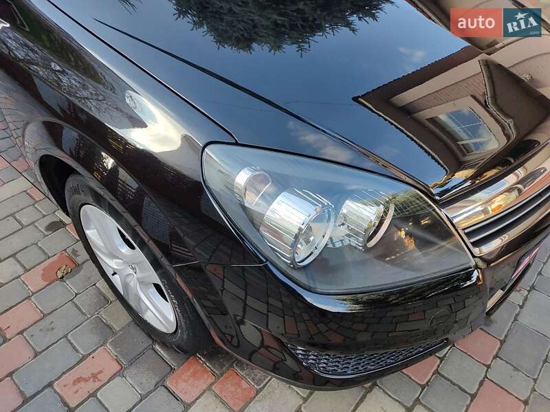 Универсал Opel Astra 2010 в Умани