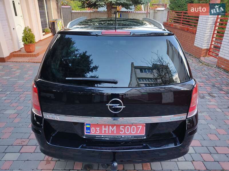 Универсал Opel Astra 2010 в Умани