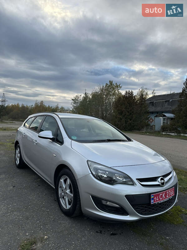 Универсал Opel Astra 2012 в Рожнятове