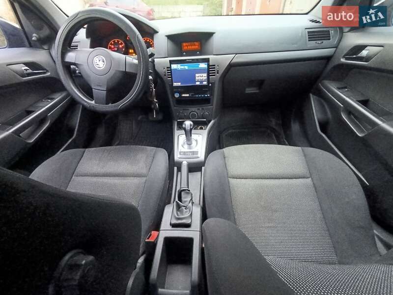 Хэтчбек Opel Astra 2006 в Киеве фото 4 Хэтчбек Opel Astra 2006 в Киеве