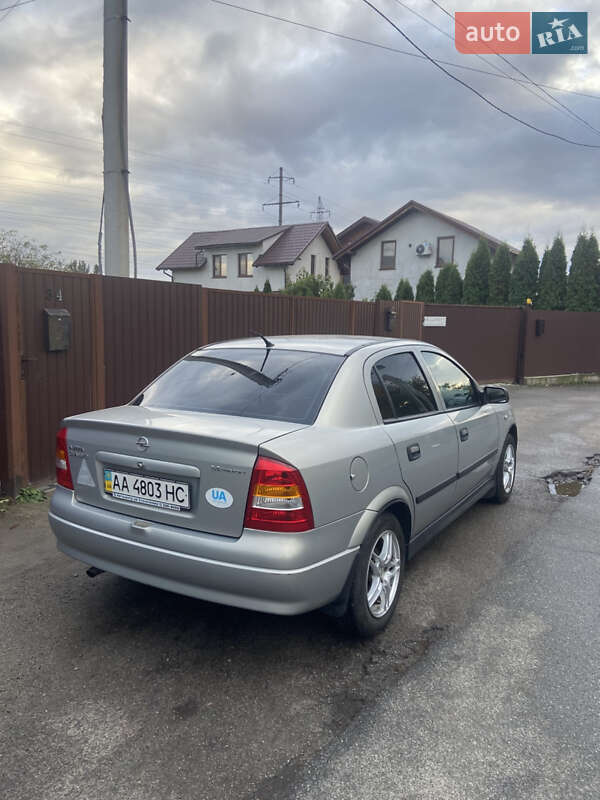 Седан Opel Astra 2008 в Києві фото 3 Седан Opel Astra 2008 в Києві