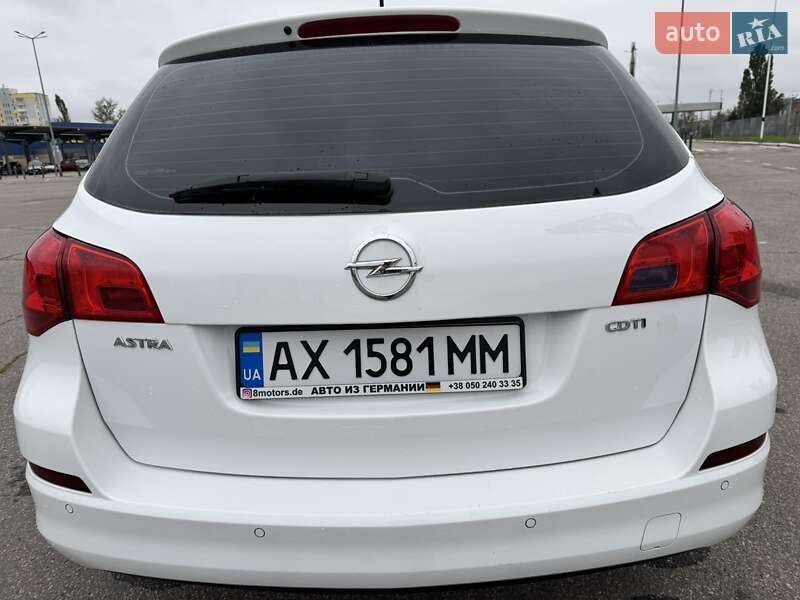 Універсал Opel Astra 2011 в Харкові