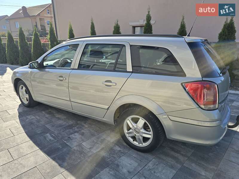 Універсал Opel Astra 2007 в Івано-Франківську
