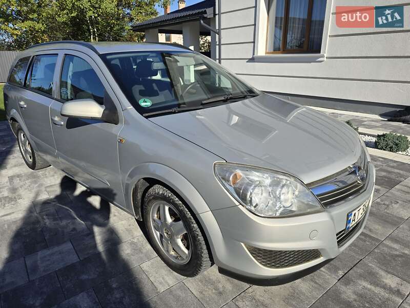 Універсал Opel Astra 2007 в Івано-Франківську