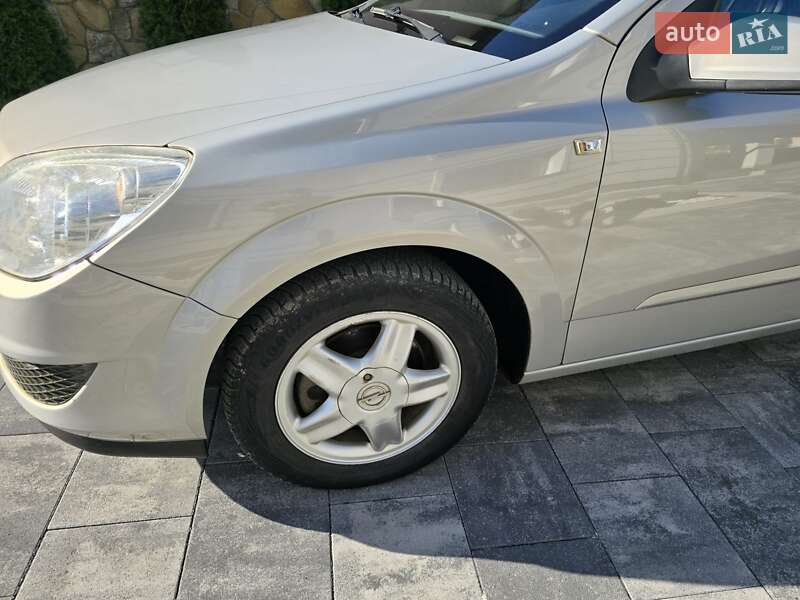 Універсал Opel Astra 2007 в Івано-Франківську