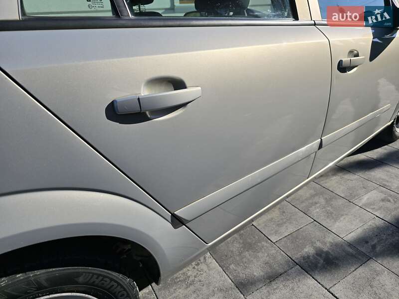 Універсал Opel Astra 2007 в Івано-Франківську