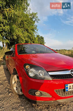 Кабриолет Opel Astra 2006 в 