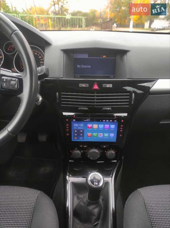 Универсал Opel Astra 2010 в Харькове