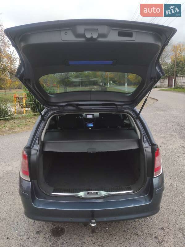 Универсал Opel Astra 2010 в Харькове