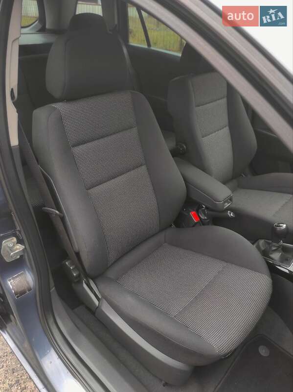 Универсал Opel Astra 2010 в Харькове