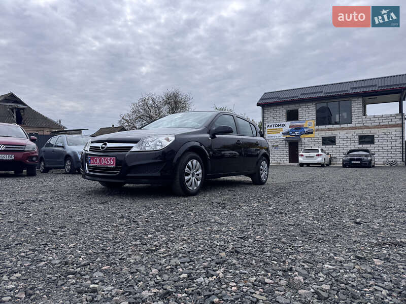 Хэтчбек Opel Astra 2009 в Звенигородке