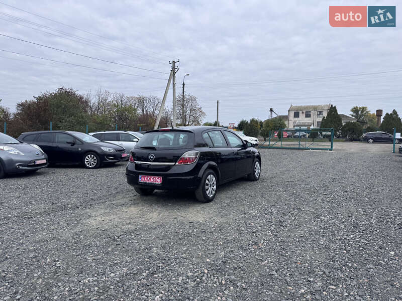 Хэтчбек Opel Astra 2009 в Звенигородке