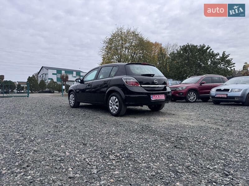 Хэтчбек Opel Astra 2009 в Звенигородке