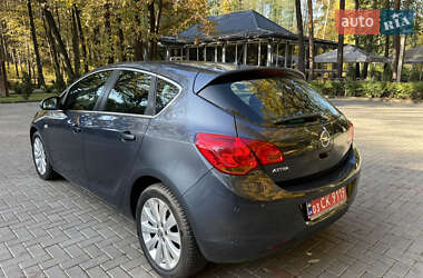 Хетчбек Opel Astra 2009 в  фото 6 Хетчбек Opel Astra 2009 в