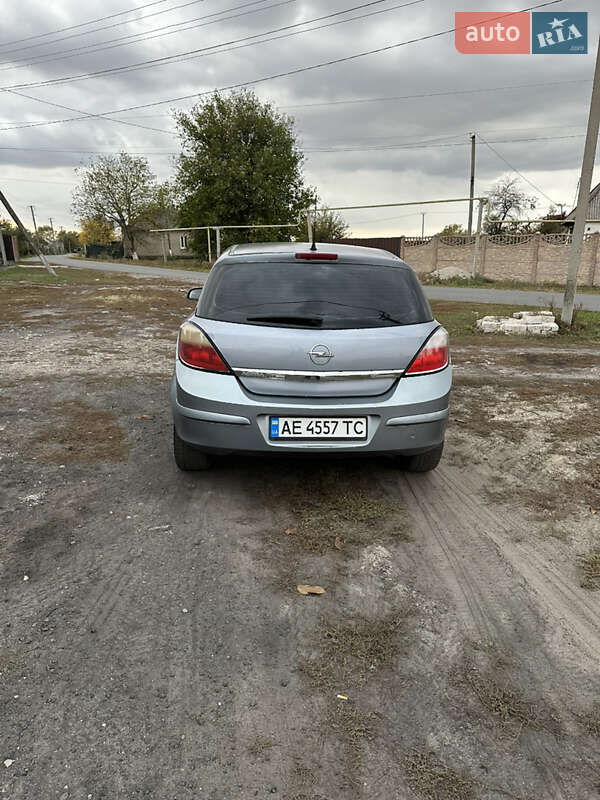 Хетчбек Opel Astra 2005 в Павлограді